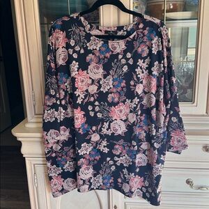 Jules & Leopold Floral Print Top with Pink and Blue Accents